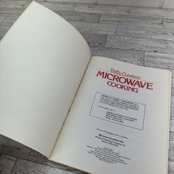 Betty Crocker Microwave Cooking Cookbook Recipes Cook‎ Book Vintage 1986 - Picture 10 of 15